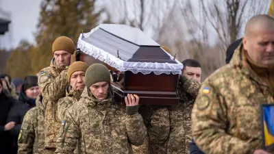 Guerre en Ukraine : nouvel échange de dépouilles, seul lien entre Kiev et Moscou
