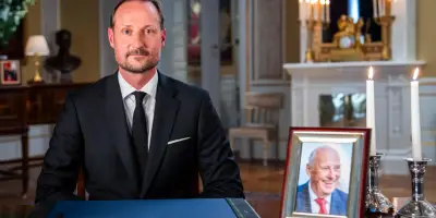 Haakon VIII prononce son premier discours officiel en mémoire de son père