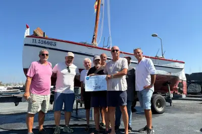 Hyères : le pointu Cora coulé, les commerçants du port offrent 1 200 € pour sa réparation