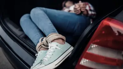 Il fuit 5 heures avec le corps de sa femme sur le siège passager