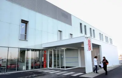 Incendie au CH du Mans : un blessé grave et dix intoxiqués
