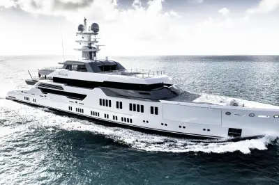 Incendie du tender du yacht Elysian à Monaco : le propriétaire est John W. Henry