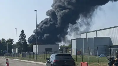 Incendie sur un site Seveso en Moselle : 30 000 personnes confinées