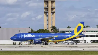 Intrusion dans un avion JetBlue : un homme arrêté, le FBI enquête