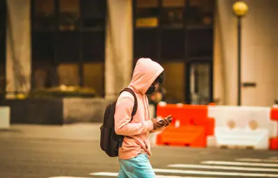 Italie : traverser en téléphonant sera interdit et passible d'une amende de 75 €