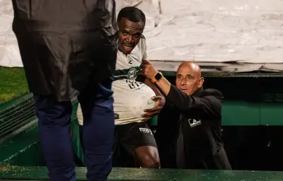 Jacy se blesse en célébrant un but finalement refusé
