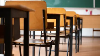 Jura : un collège refuse la réinscription d'un élève, sa mère dénonce un renvoi