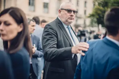 La LDH conteste l'arrêté du maire RN de Carcassonne sur les tenues à la piscine
