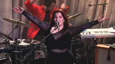 Liquid Jane, voix marseillaise du dernier concert des Fadas du Monde