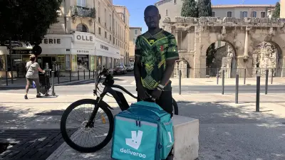 L'été infernal des livreurs à vélo à Nîmes sous la canicule