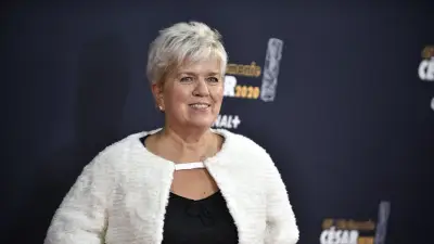 Mimie Mathy : « Je ne marcherai plus », elle se confie sur sa nouvelle vie en fauteuil roulant