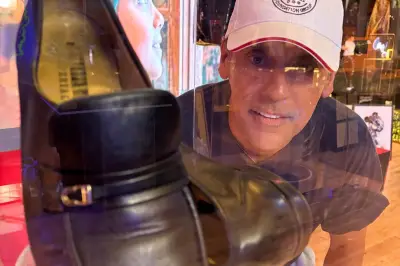 Mocassins de Michael Jackson exposés à Saint-Tropez