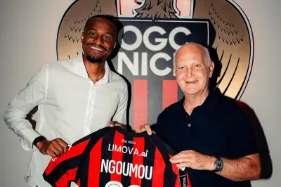 Nathan Ngoumou signe à l'OGC Nice après sa visite médicale