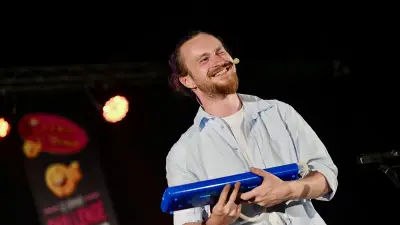 Nathan remporte le Grand Challenge de l'humour à Alès