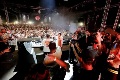 Natif Festival 2026 à Hyères : quatre scènes et un village immersif