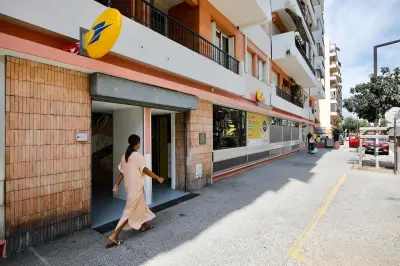 Nice : le bureau de poste Sainte-Hélène rouvre après rénovation