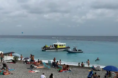 Nice : l'embarcation Alerte V des pompiers se retourne en mer