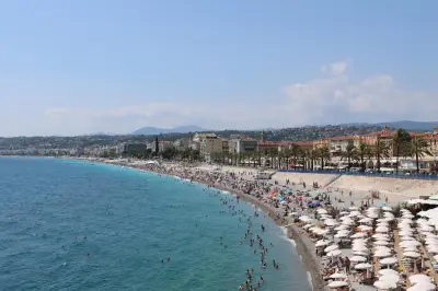 Nice : un homme de 67 ans réanimé après un arrêt cardiaque sur une plage