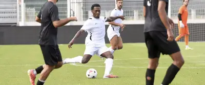 Nîmes Olympique bat Fréjus-Saint-Raphaël en amical grâce à un but contre son camp