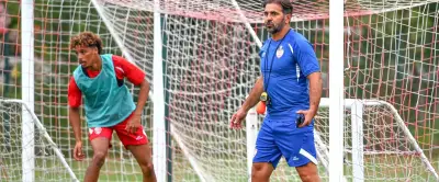 Nîmes Olympique vise la montée en Ligue 3 avec Esteves