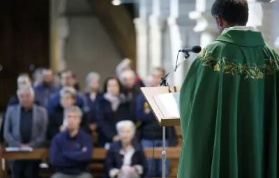 Nouvelle enquête pour violences sexuelles visant l'ex-prêtre Jacques Delfosse