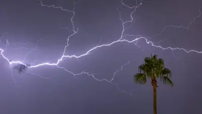 Orages violents : 37 départements en orange, rafales à 142 km/h