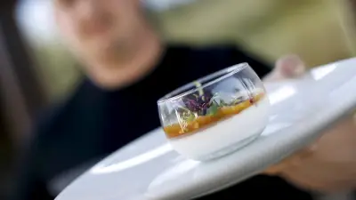 Panna cotta de chèvre estivale signée Maxime Schoenenberger