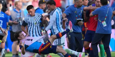 Paredes suspendu 10 matchs après la finale du Mondial 2026
