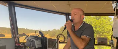 Pascal Poupard, contrôleur aérien à Mende, veille sur les cieux