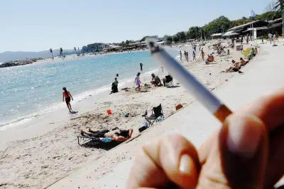 Plages de Toulon : premiers PV un an après l'interdiction de fumer