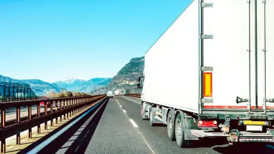Pérou : 13 morts dans une collision entre un minibus et un semi-remorque
