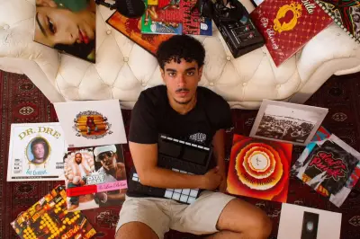 RAY, DJ hyérois de 21 ans, enflamme la scène principale du Natif Festival
