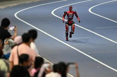 Robot battent Usain Bolt sur 100m aux World Robot Games