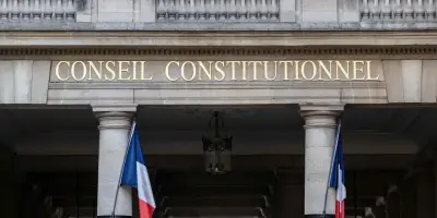 Réseaux sociaux : le Conseil constitutionnel censure l'interdiction pour les moins de 15 ans