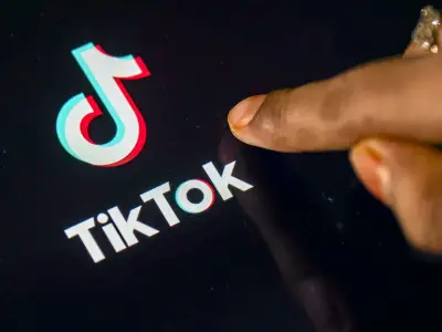 Réseaux sociaux : menace pour la démocratie ?