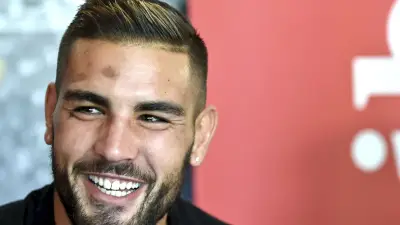 Saint-Louis à Sète : Andy Delort participe au tournoi de joutes des Mi-Moyens