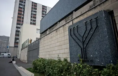 Saluts nazis devant une synagogue : deux jeunes condamnés