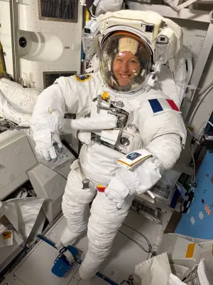 Sophie Adenot, première Française dans le vide spatial