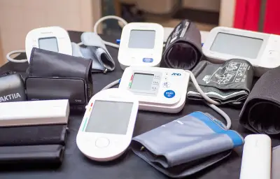 Tensiomètres 2024 : Omron et Beurer dominent notre comparatif