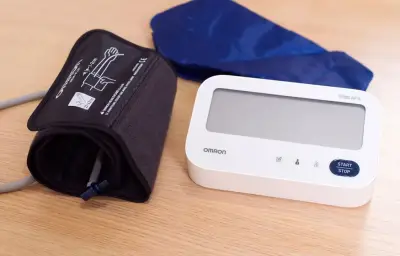 Test tensiomètre Omron AFib : précision 360° et dépistage