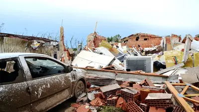 Tornade dans l'Aude : 41 blessés et près de 300 habitations endommagées