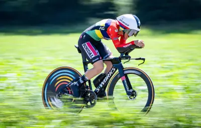 Tour de France Femmes : l'UCI contrôle les soutiens-gorge rembourrés