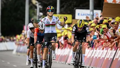 Tour de France féminin : Kim Le Court-Pienaar s'impose au sprint, Célia Gery combat