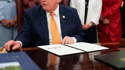 Trump annonce des négociations avec l'Iran, Téhéran dément