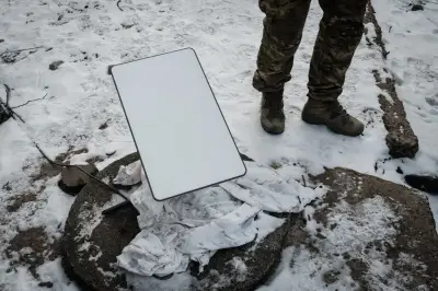 Ukraine et Russie développent des alternatives à Starlink, dit Zelensky