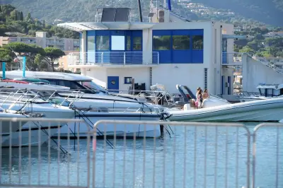 Un pêcheur remonte un engin explosif de la Seconde Guerre mondiale