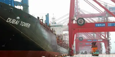 Un porte-conteneurs chinois emprunte la route arctique