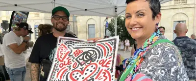 Vente à l'aveugle de tableaux mystères de Melvyn Barros à Nîmes