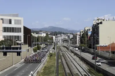 Vuelta 2026 : les coureurs traversent Nice par la voie Mathis