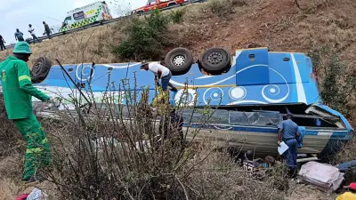 Zimbabwe : 27 morts dans une collision frontale entre un minibus et un camion